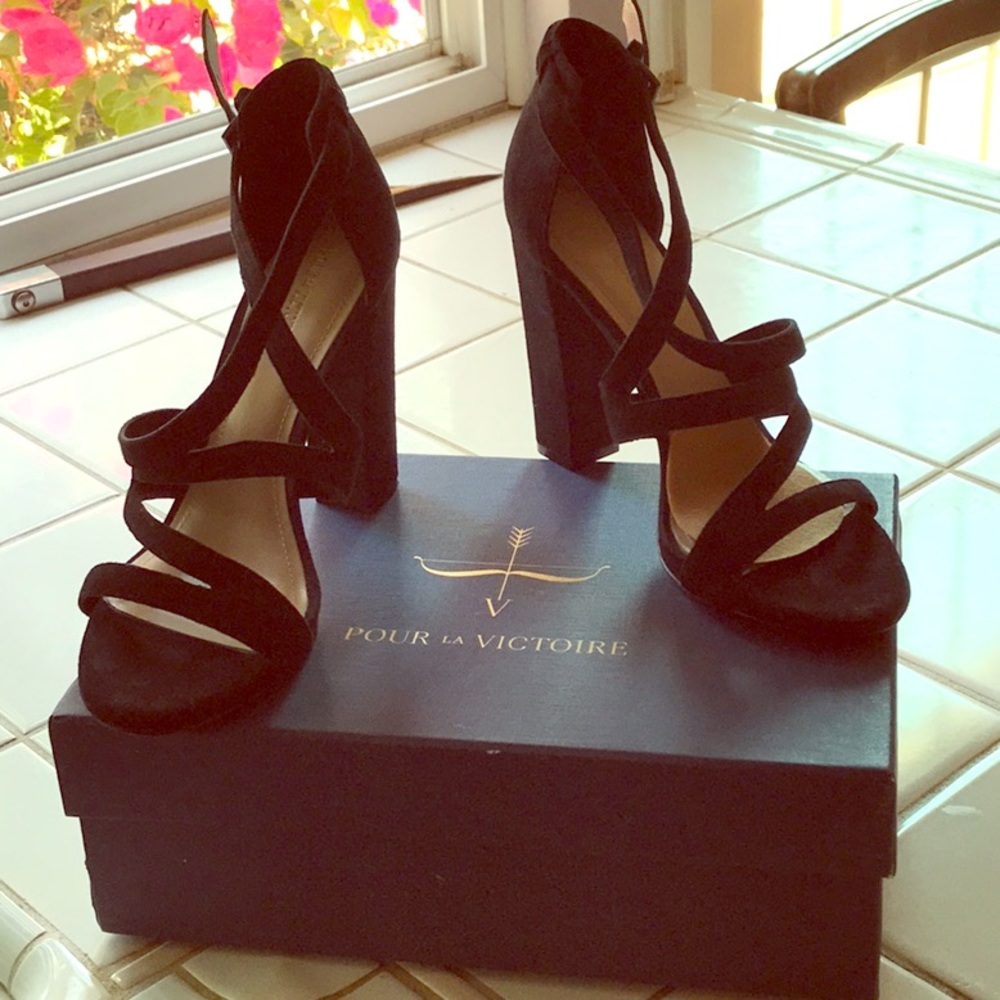 Pour La Victoire PLV Black Heel